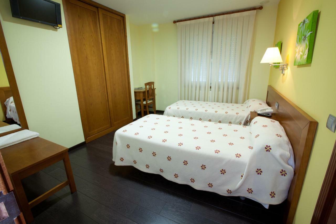 Hotel Terranova Oza de los Ríos Eksteriør billede