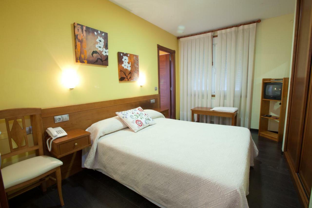 Hotel Terranova Oza de los Ríos Eksteriør billede