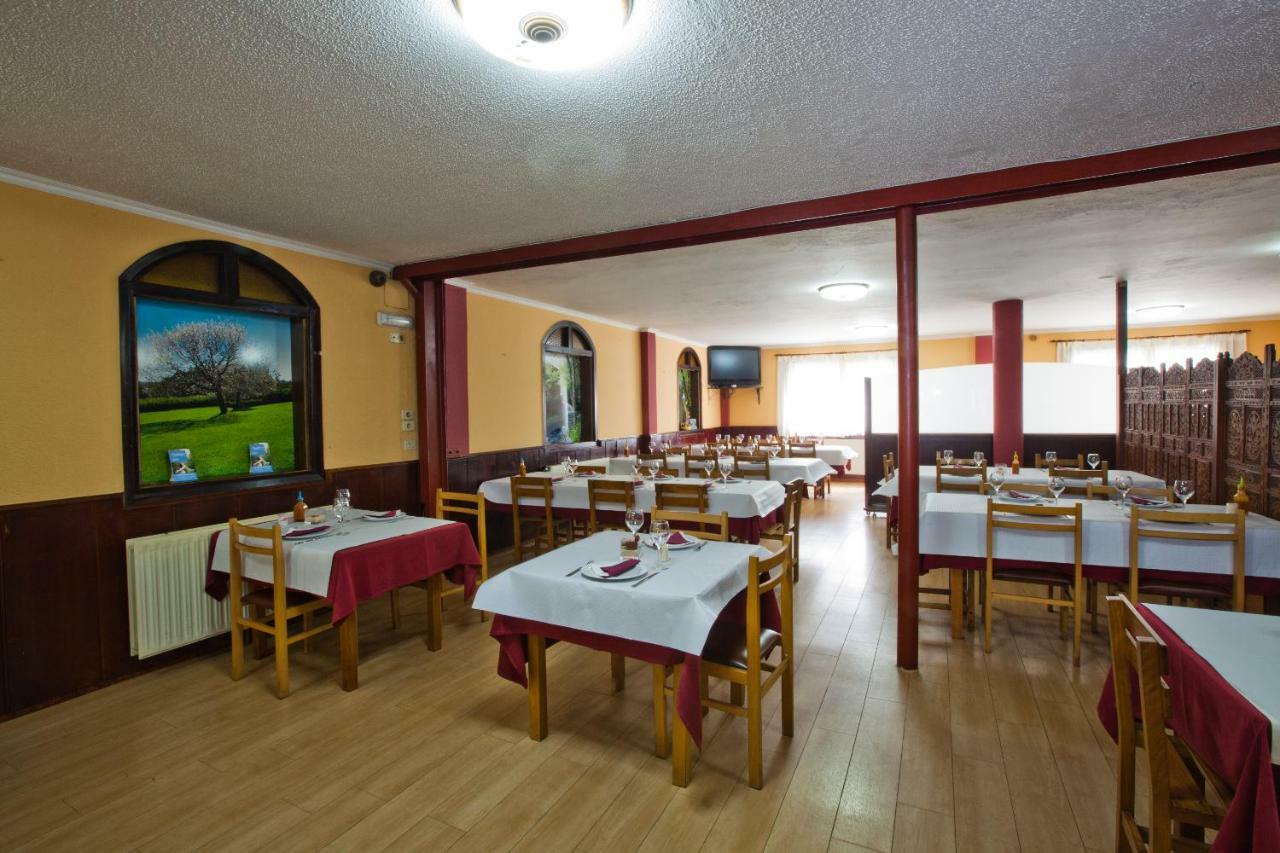 Hotel Terranova Oza de los Ríos Eksteriør billede