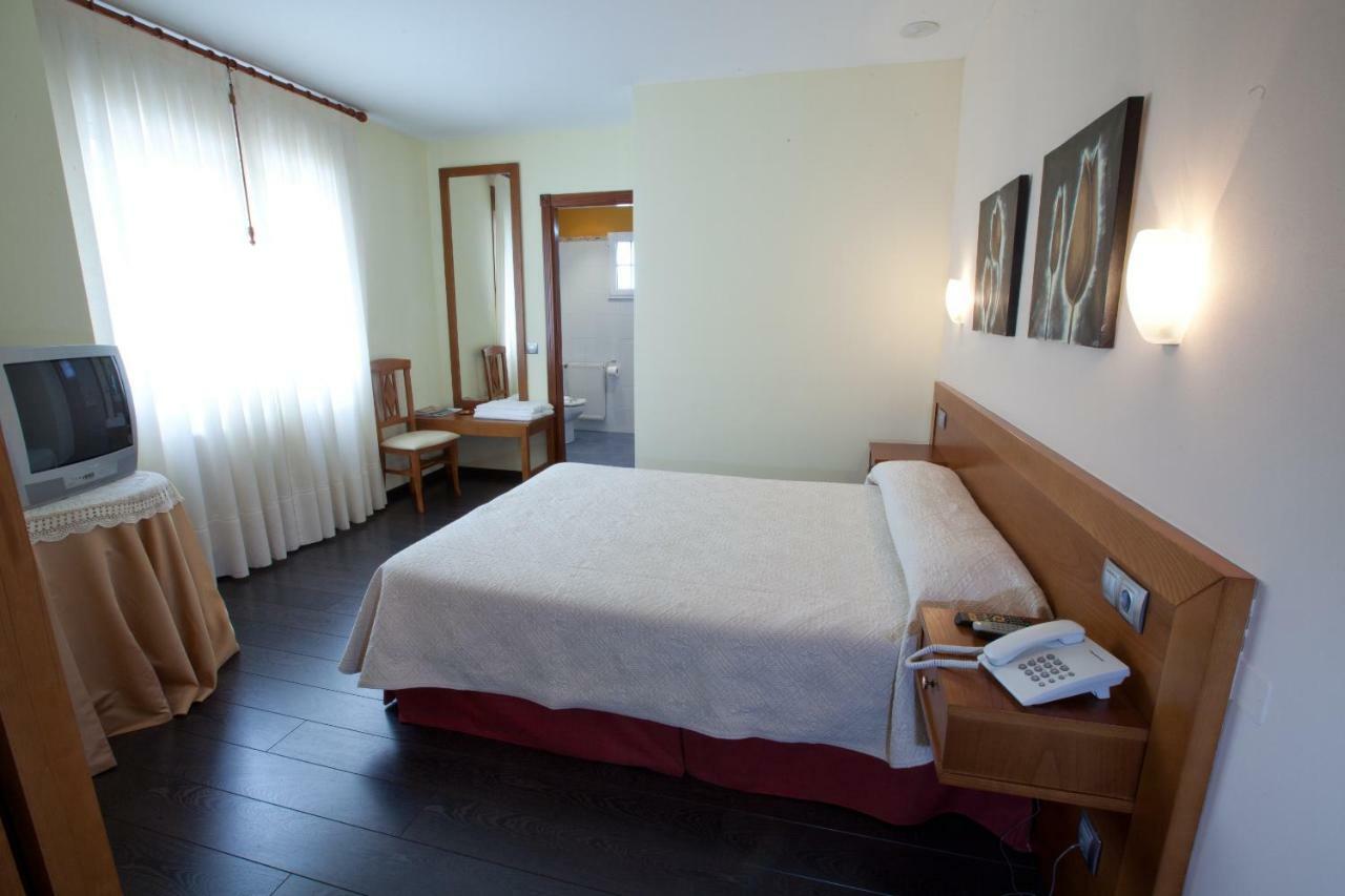 Hotel Terranova Oza de los Ríos Eksteriør billede